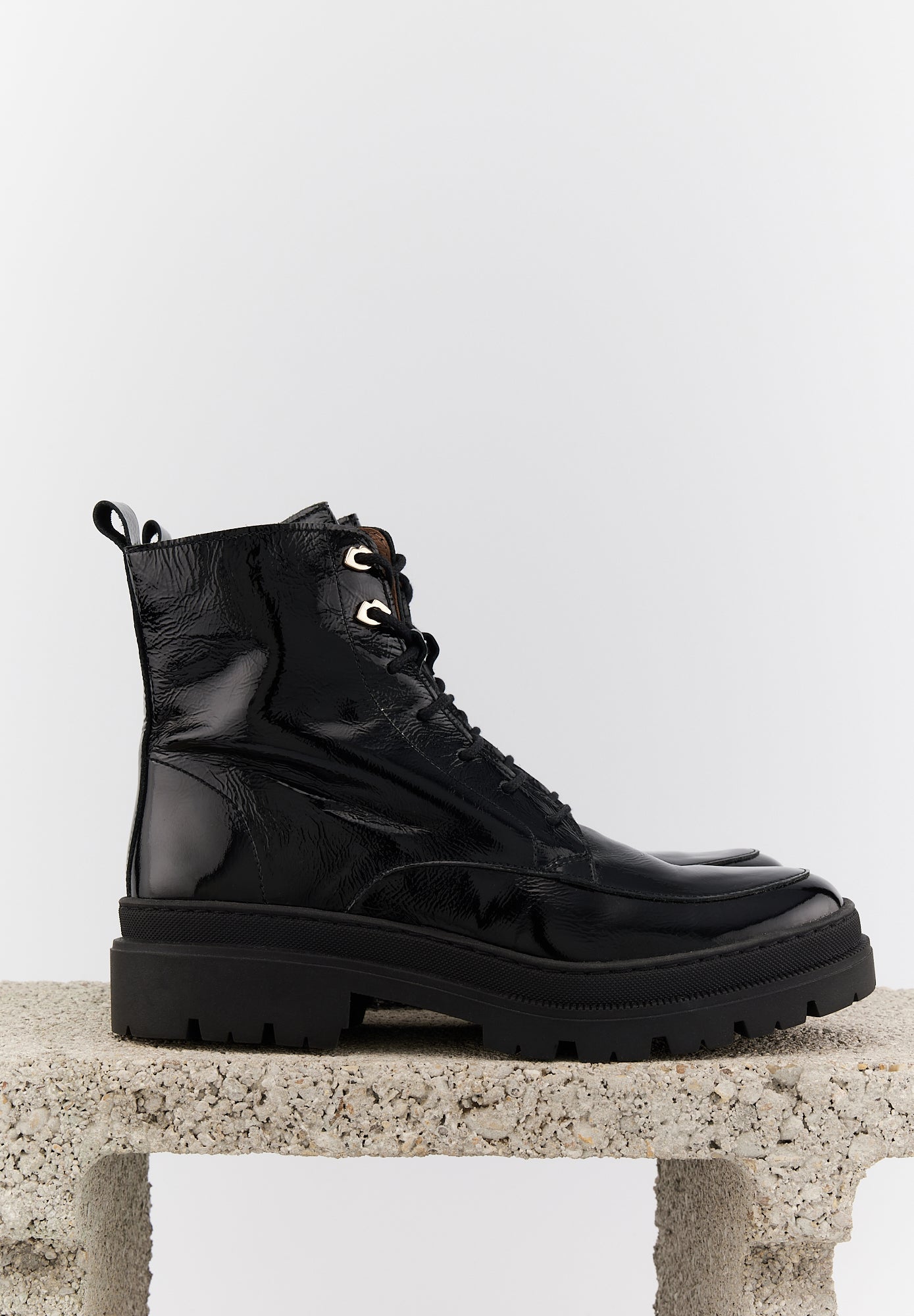 Camille-Black Shiny Leather