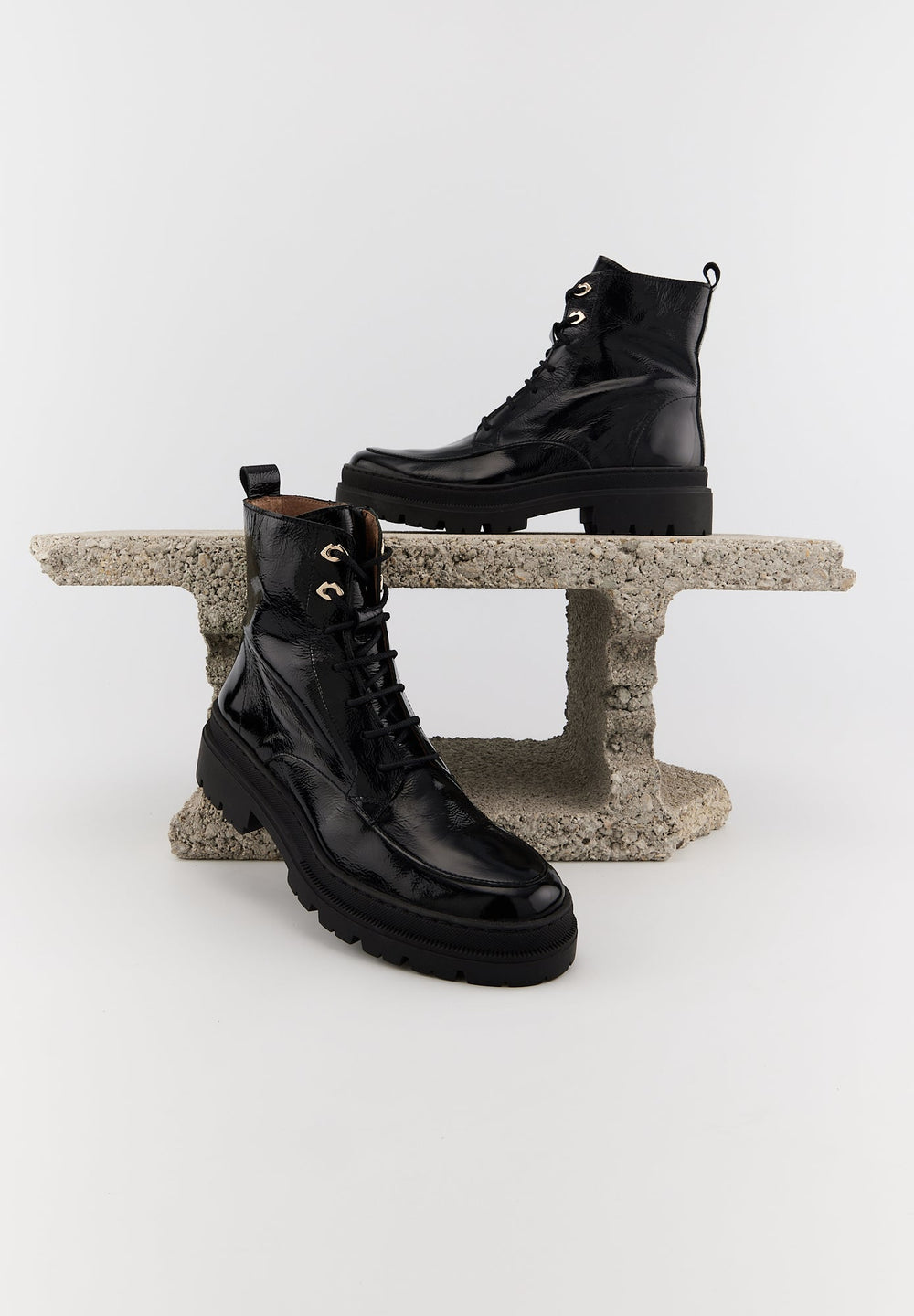 Camille-Black Shiny Leather